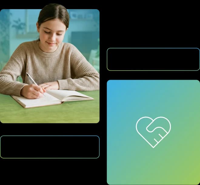 Menina sentada escrevendo em um caderno.